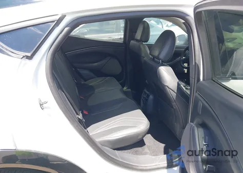 2023 Ford Mustang Mach-E Premium z USA, uszkodzony, nr VIN 3FMTK3R48PMB03636